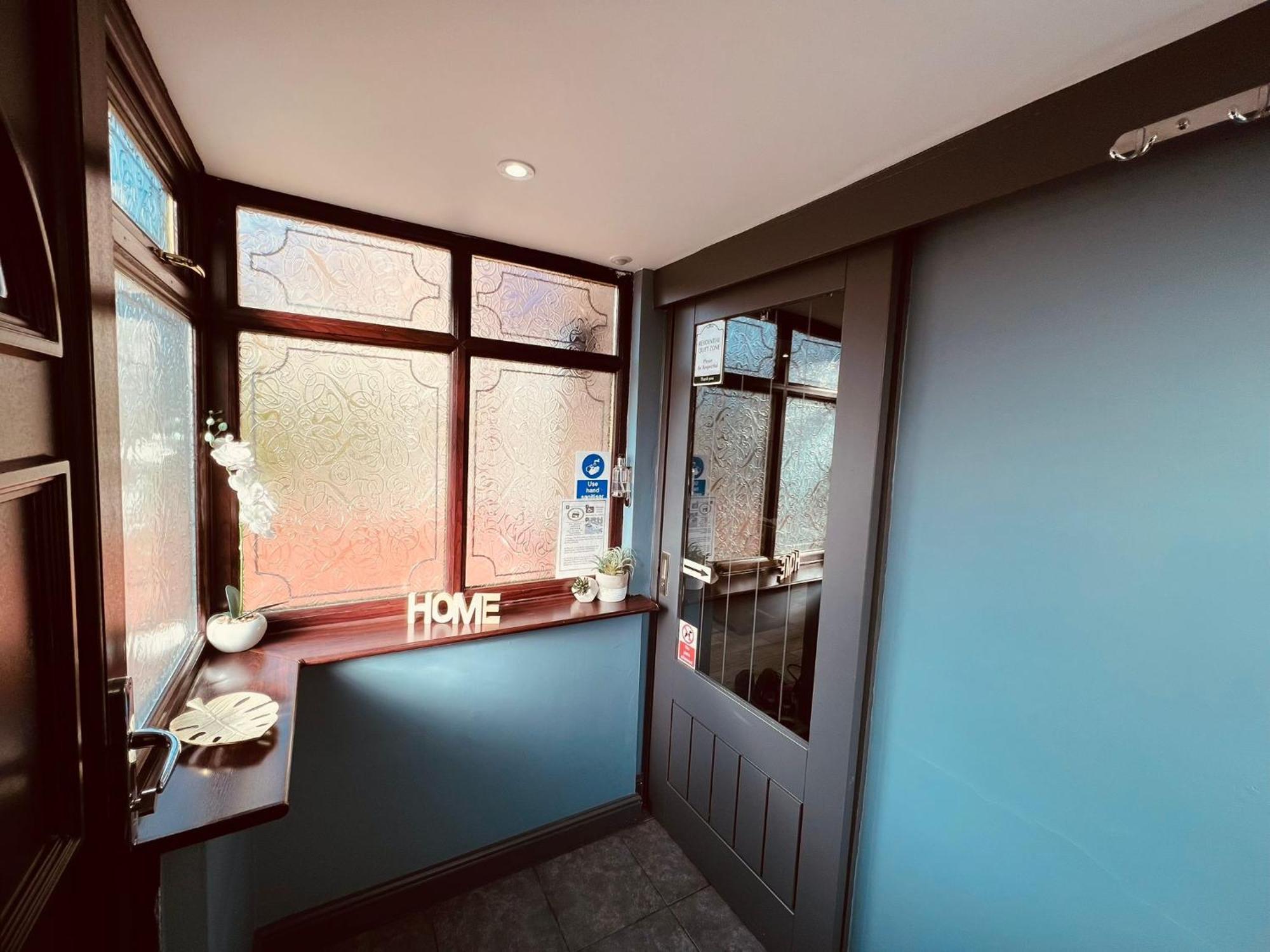 Modern Suites -5 Bedroom House- With Free Parking Birmingham City 外观 照片