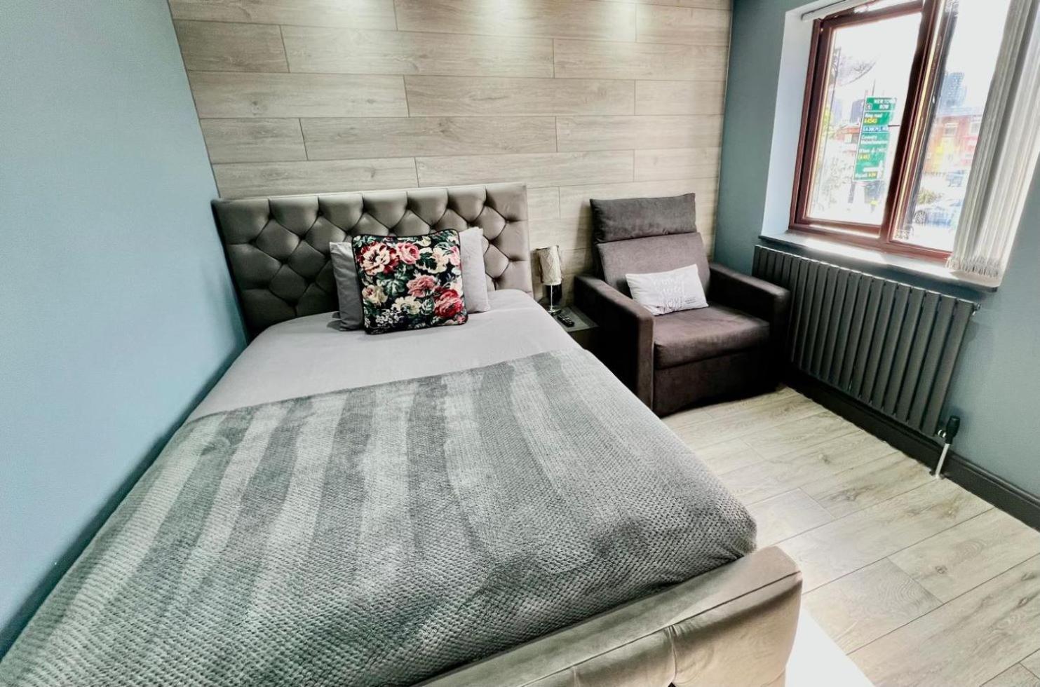 Modern Suites -5 Bedroom House- With Free Parking Birmingham City 外观 照片
