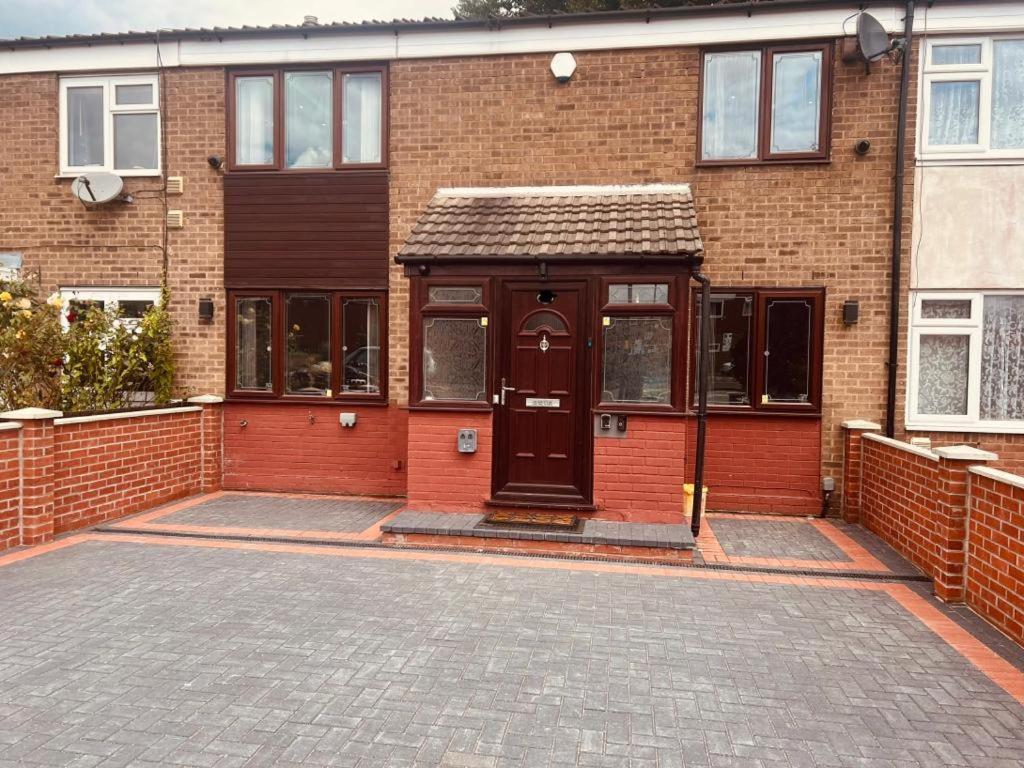 Modern Suites -5 Bedroom House- With Free Parking Birmingham City 外观 照片