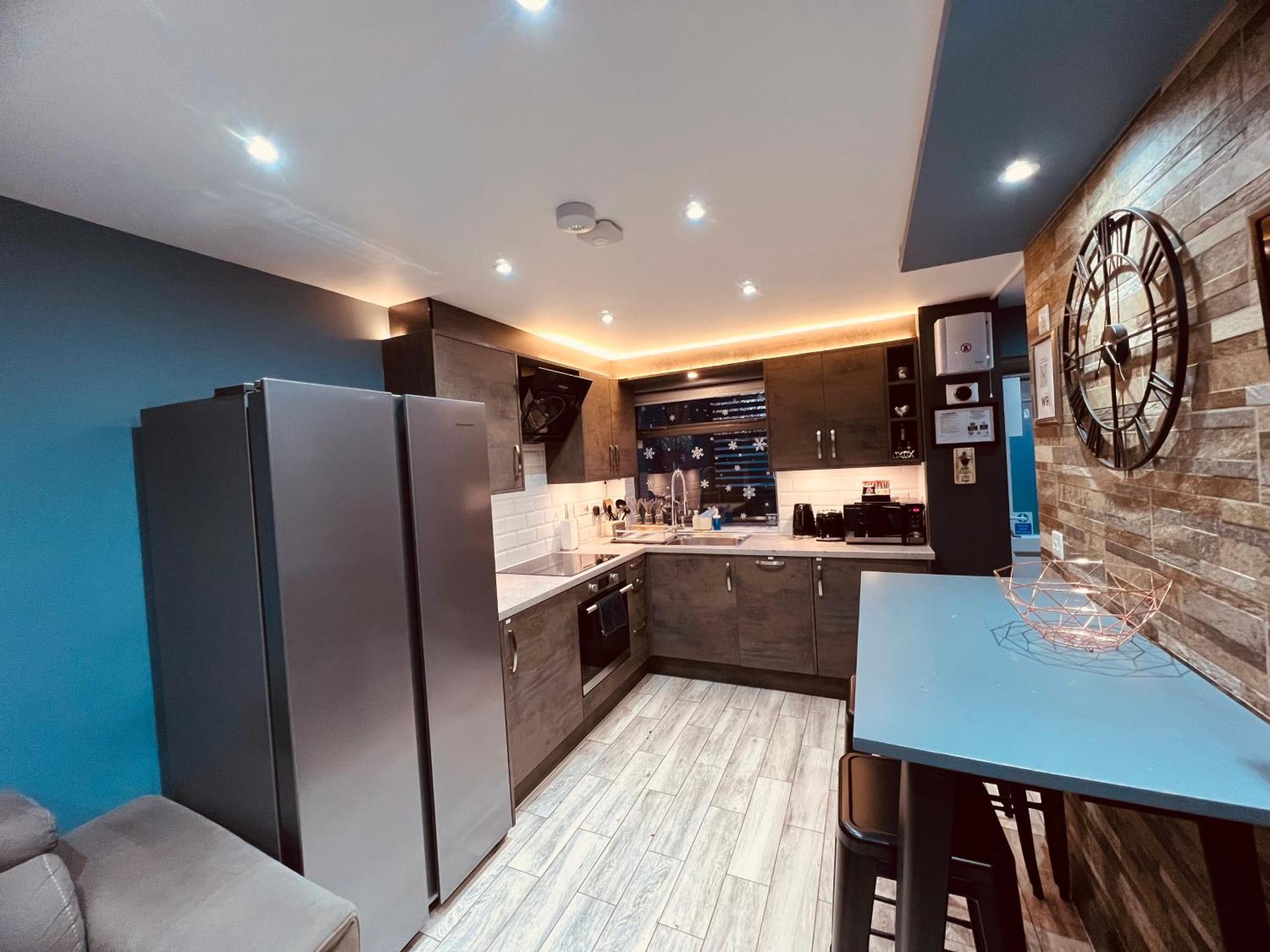 Modern Suites -5 Bedroom House- With Free Parking Birmingham City 外观 照片