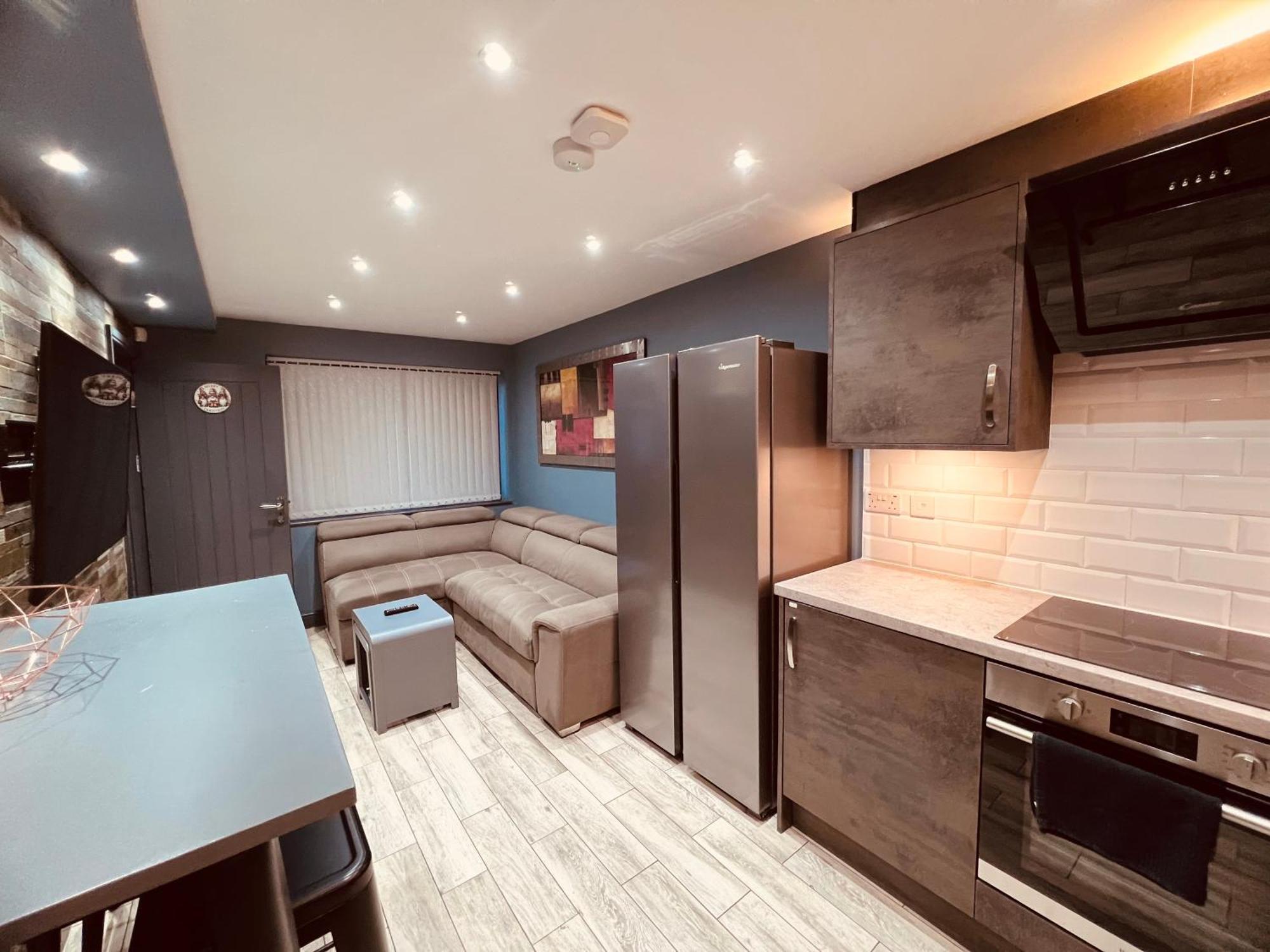 Modern Suites -5 Bedroom House- With Free Parking Birmingham City 外观 照片